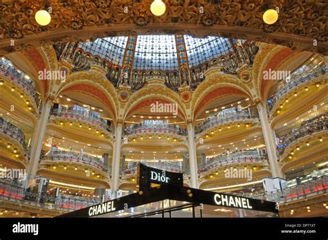 lafayette prada|Paris 40, Boulevard Haussmann, Galeries Lafayette .